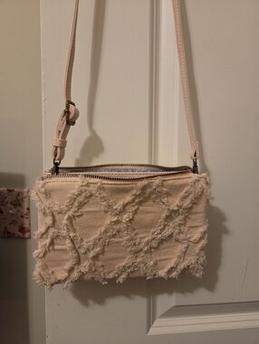 Izzy & Ali Nova Diamond Distressed Crossbody Bag